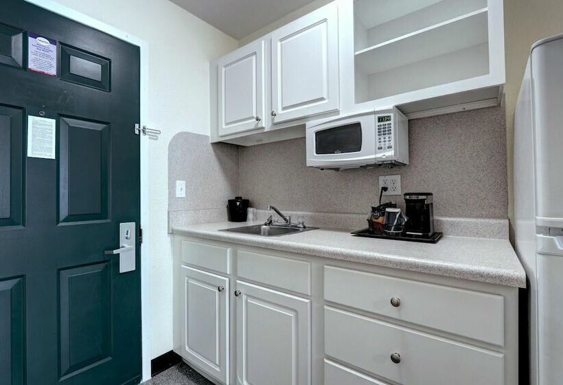스탠다드 룸 더블 침대 2개, Suburban Studios Westminster Denver North