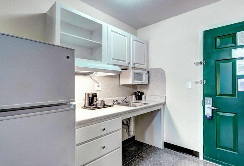 장애인을 위한 스탠다드 룸, Suburban Studios Westminster Denver North
