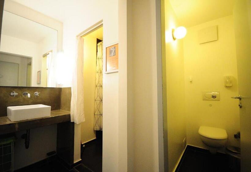 اتاق عادی, Five Elements Hostel Frankfurt