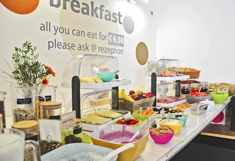 تختخواب در اتاق مشترک, Five Elements Hostel Frankfurt