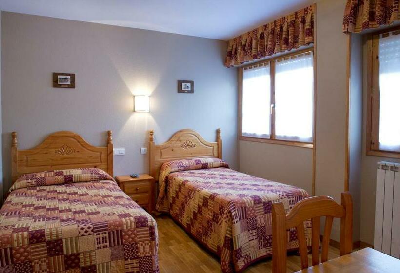 Номер Стандарт, Hostal Valle De Tena