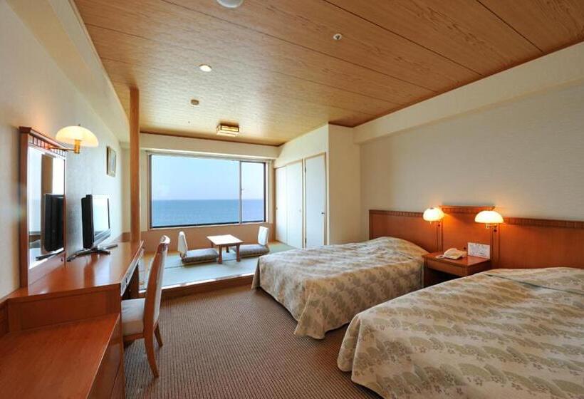 Четырехместный Номер Стандарт, Ryugujo Spa Hotel Mikazuki Fujimitei