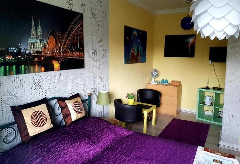 اتاق استاندارد با سرویس بهداشتی مشترک, Stayincologne