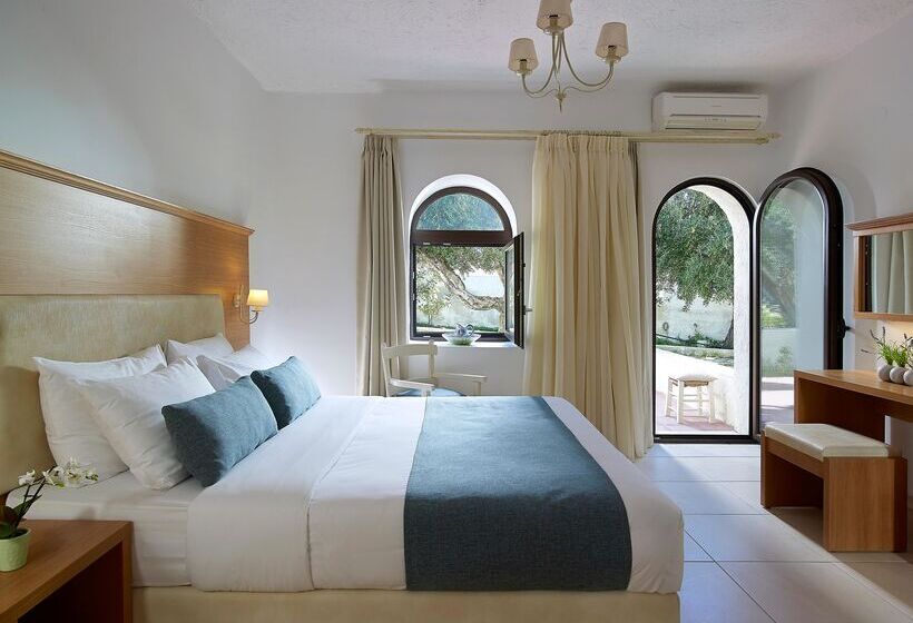 اتاق لوکس با چشم‌انداز باغ, Coriva Beach Hotel & Bungalows