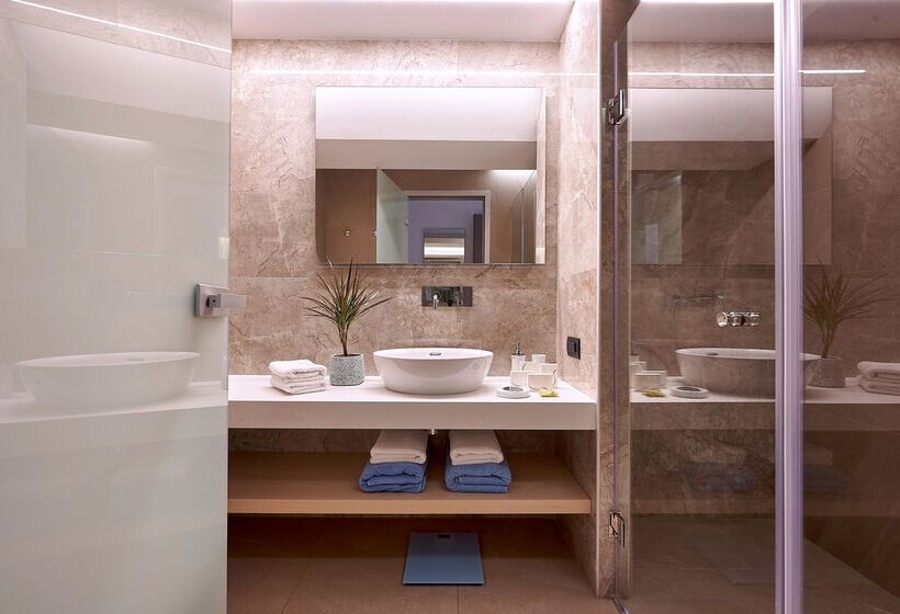 سوییت جونیور با چشم‌انداز دریا, Coriva Beach Hotel & Bungalows