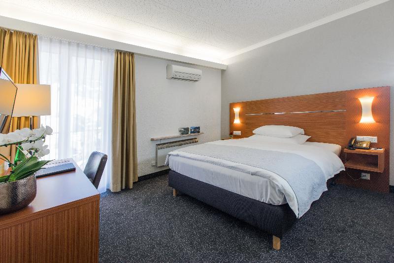 Номер Стандарт с Террасой, Park Inn By Radisson Linz
