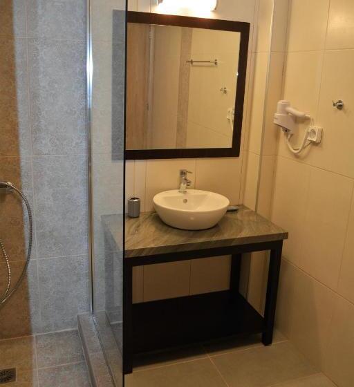 Апартаменты 2 Спальни, Eurohotel Theo