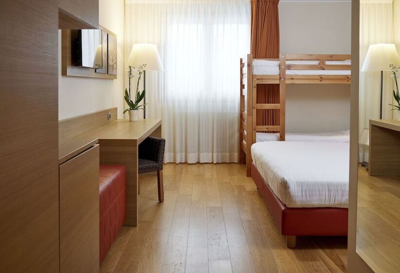 Четырехместный Номер Стандарт, Blu Hotel Acquaseria
