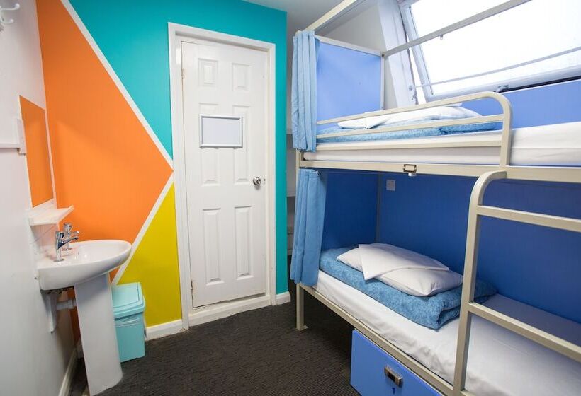 Кровать в Общей Комнате, Smart Russell Square Hostel