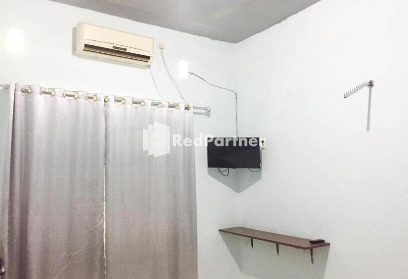 스탠다드 룸, Wisma Andini Palopo Redpartner