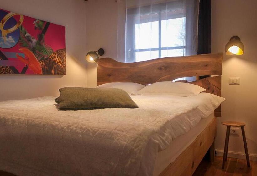 سوییت با چشم‌انداز باغ, Elma Guesthouse