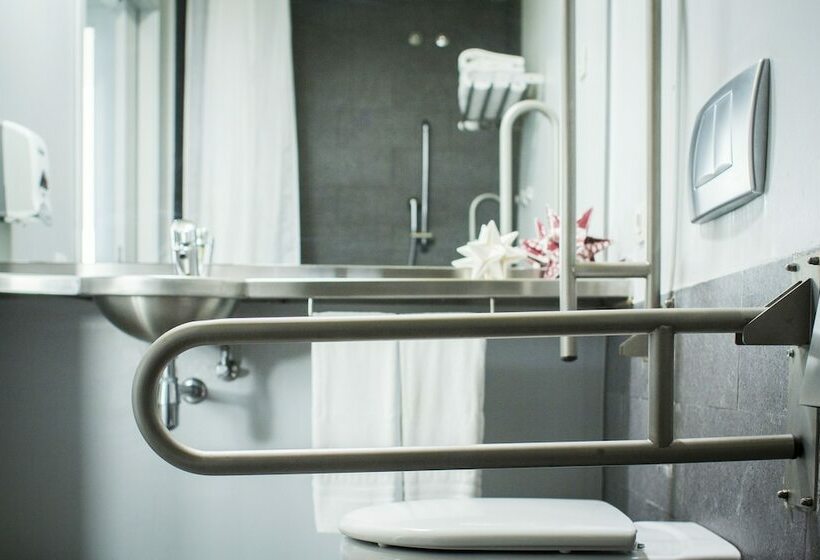Chambre Triple Basique, Centre Esplai Albergue