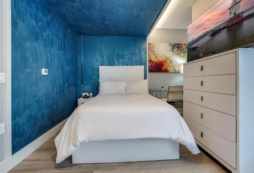 سوئیت با بالکن, Global Luxury Suites At The Arches