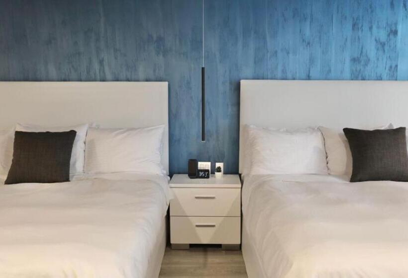 سوییت لوکس, Global Luxury Suites At The Arches