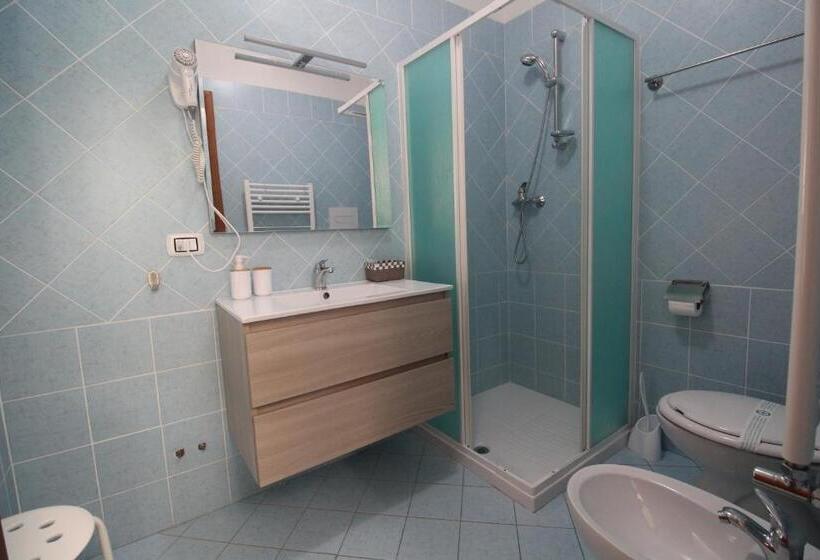 اتاق استاندارد چهار تخته, Sognandocasab&b Tortora