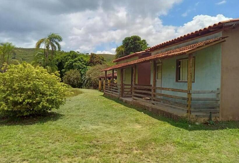 Номер Стандарт Трехместный, Pousada E Camping Canastra Mineira