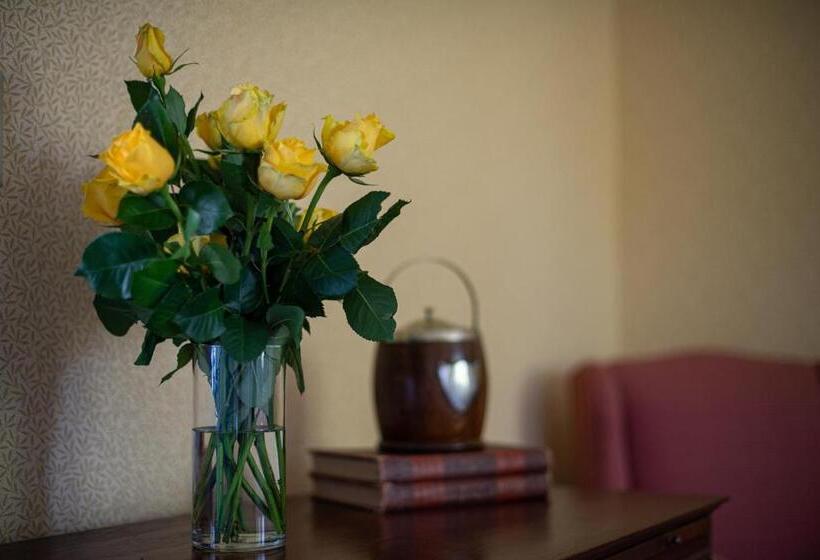 수피리어 룸, The Greystone Inn