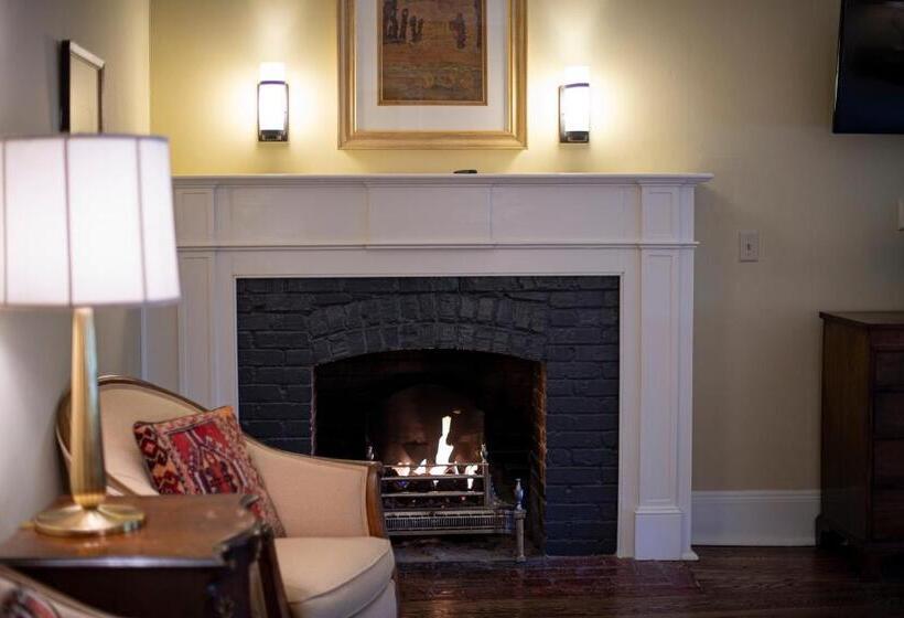 스탠다드 룸 킹사이즈 침대, The Greystone Inn