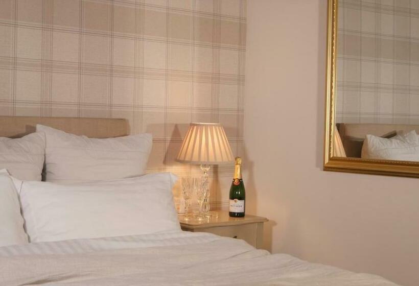 스위트 킹사이즈 침대, Strathardle Lodge