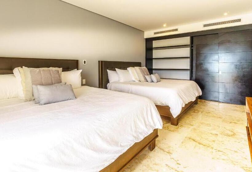 1 Schlafzimmer Penthouse Apartment, The Elements Oceanfront & Beachside Condo