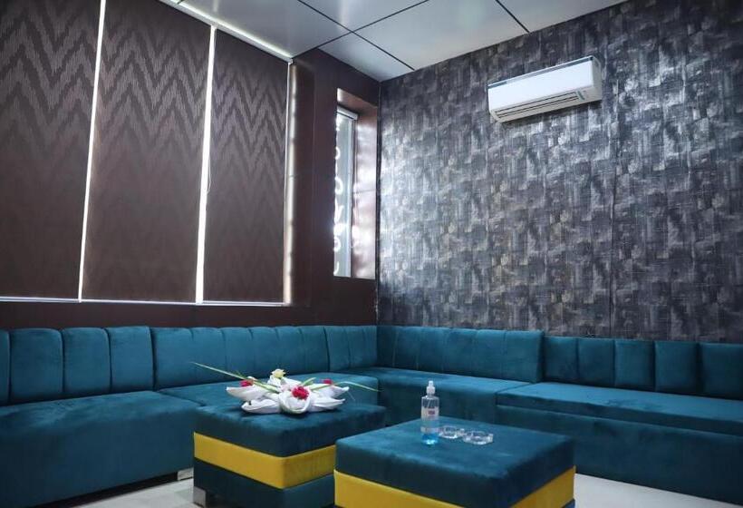 豪华房间, Srg Inn