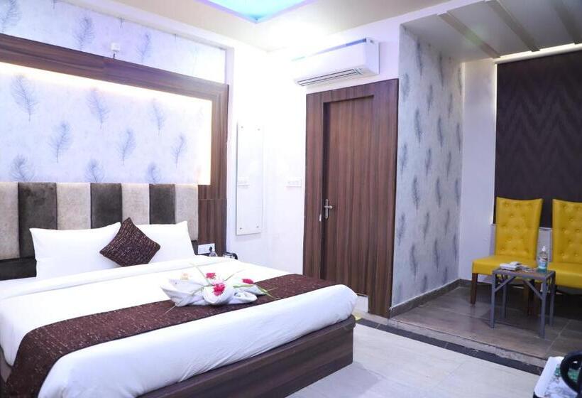 复式套房, Srg Inn