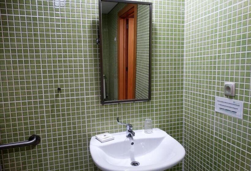 Номер Стандарт Адаптированный для Инвалидов, Hi Melgaço   Pousada De Juventude   Hostel