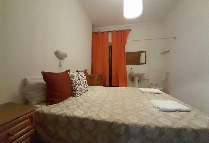 اتاق استاندارد با سرویس بهداشتی مشترک, Caravela