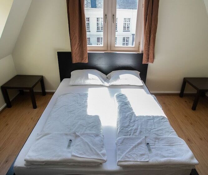 Номер Стандарт, St Christopher S Inn Hostel At The Bauhaus