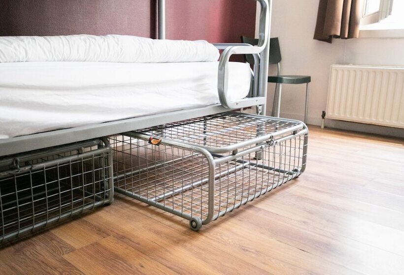Номер Стандарт Трехместный, St Christopher S Inn Hostel At The Bauhaus