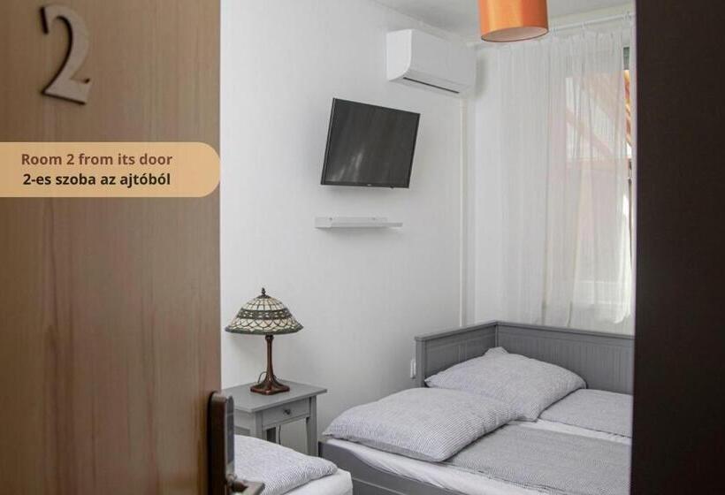 Номер Стандарт Вид на Сад, Tulip Home Guest House