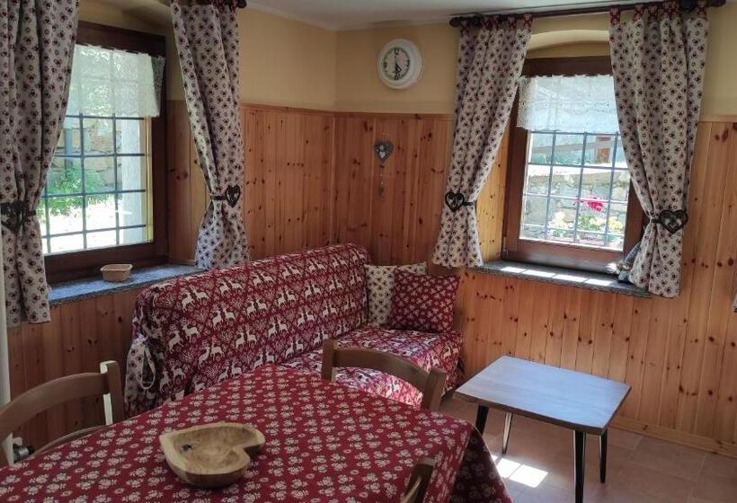 带1个卧室的带阳台的公寓, Casa Vacanze: Maison Des Gnomes