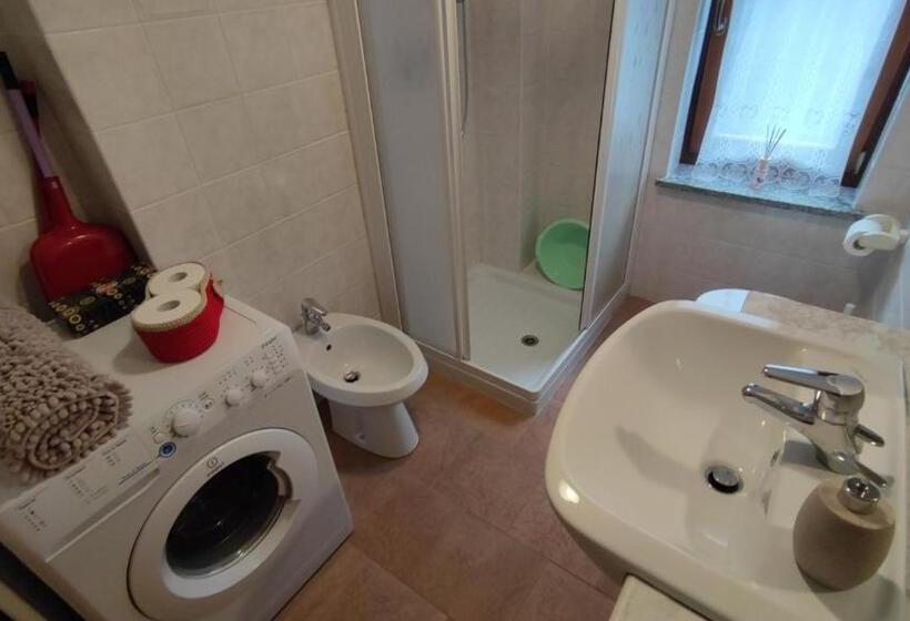 带1个卧室带花园景观的公寓, Casa Vacanze: Maison Des Gnomes
