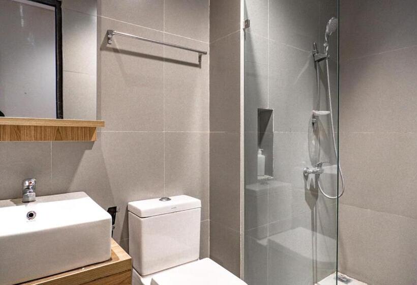 اتاق لوکس, Three J Residence 2