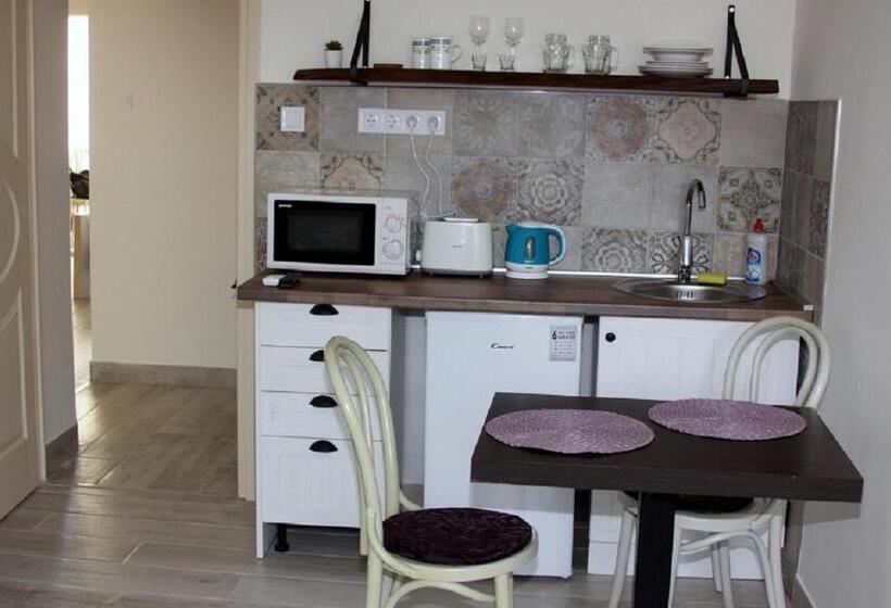 带大床的豪华间, River Apartment