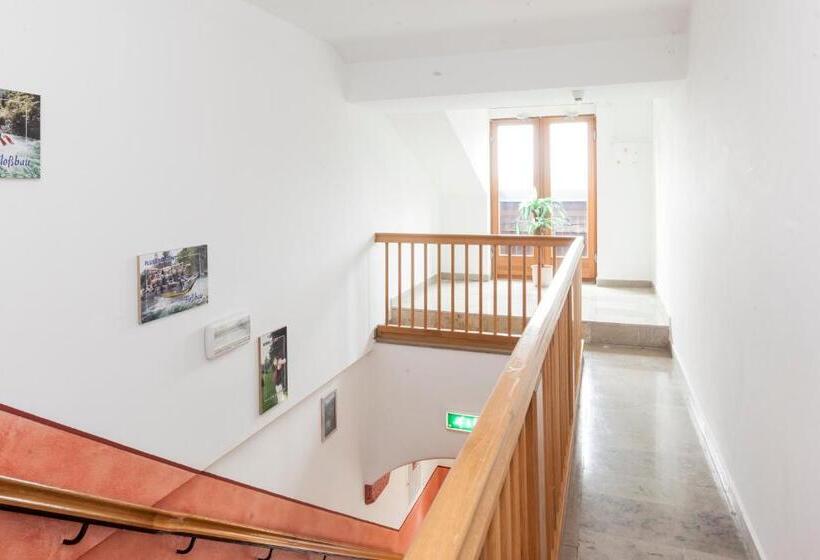 Номер Стандарт, Jugendherberge Berchtesgaden