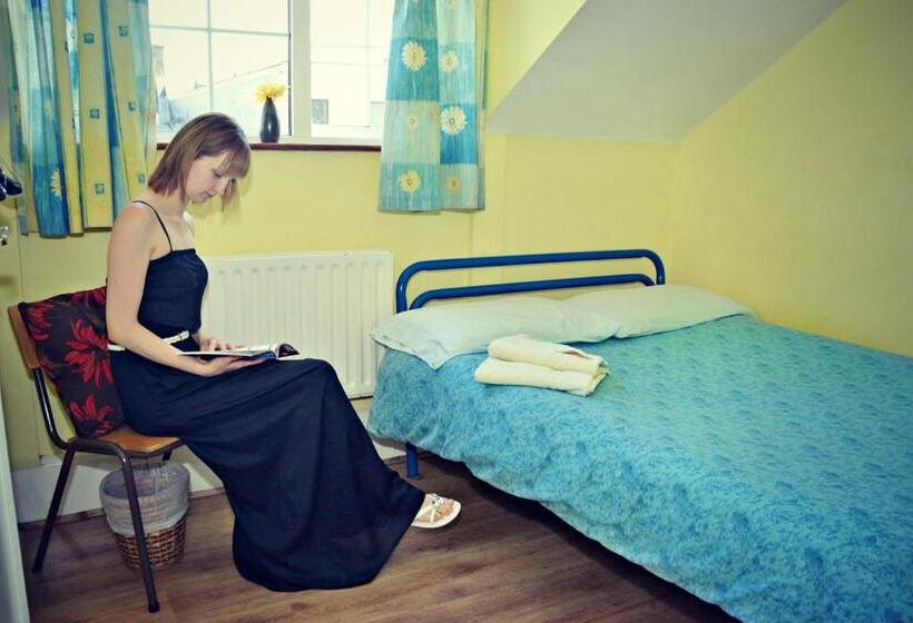 חדר סטנדרט, Neptune's Hostel