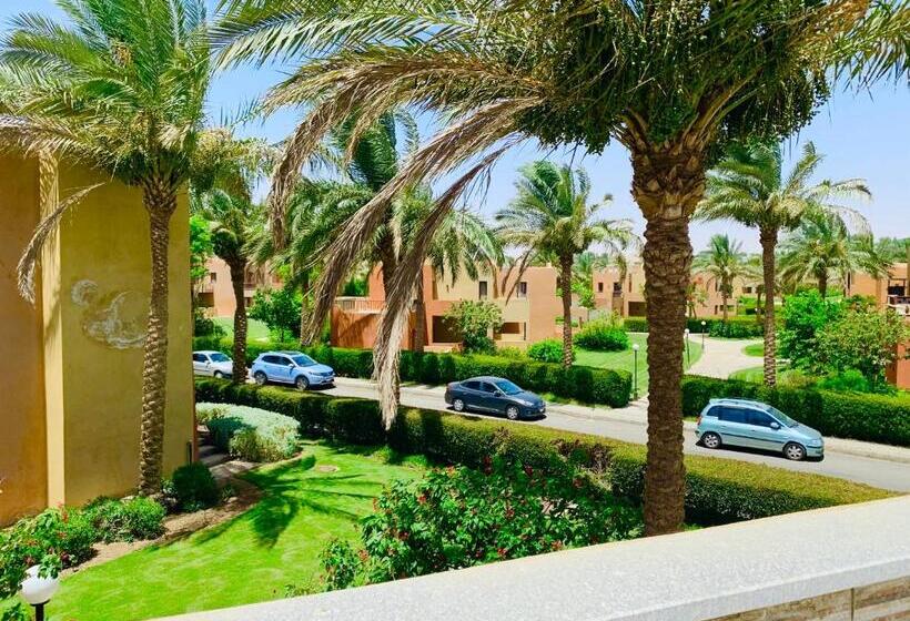 آپارتمان 1 خوابه با چشم‌انداز استخر, Chalet Stella Makadi Family Only