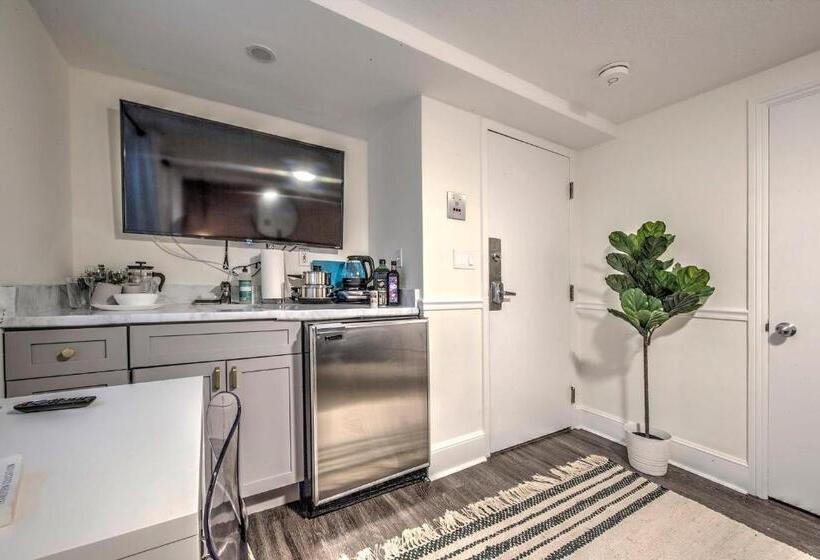 Студия Стандарт, Good Hotels Boston