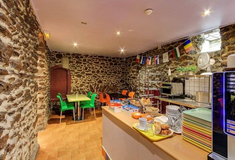 Семейный Номер, Le Montclair Montmartre By River