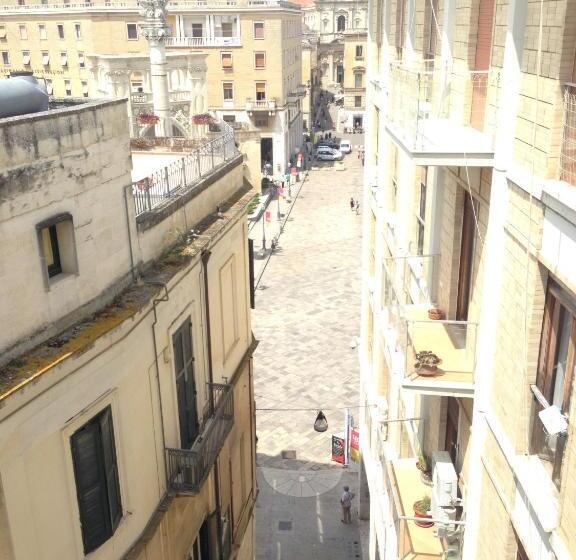 اتاق سوپریور با چشم‌انداز, Sant Oronzo B&b
