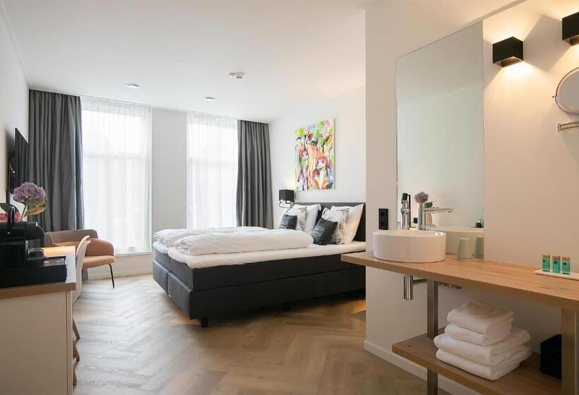디럭스 룸, Snoozz Hotels