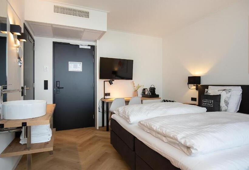 스탠다드 룸 킹사이즈 침대, Snoozz Hotels