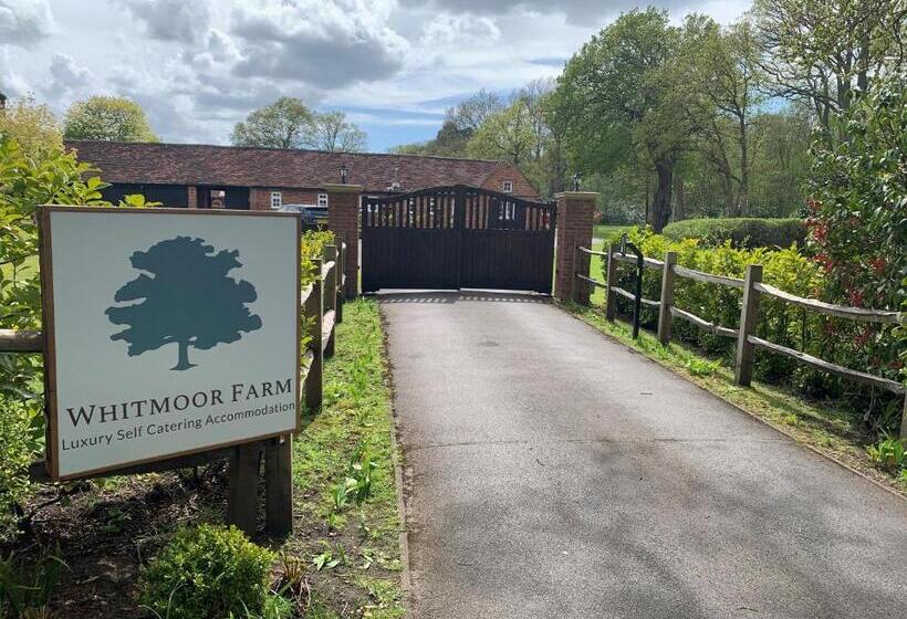 Апартаменты 1 Спальня Вид на Бассейн, Whitmoor Farm