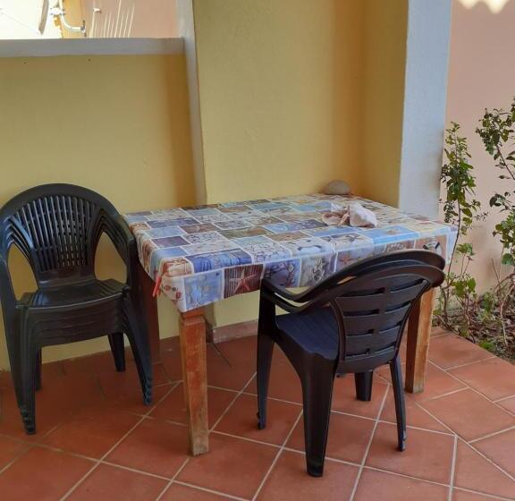 Апартаменты 1 Спальня Вид на Сад, Casa Mirice In Residence Con Piscina ,wifi,climatizzatore Vicino Al Mare