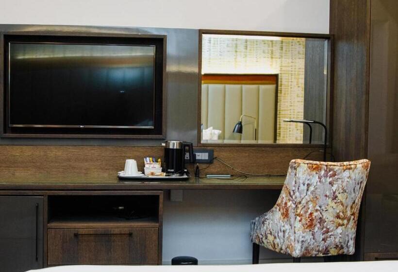 Президентский Люкс, Mgb Hotel At 2ten