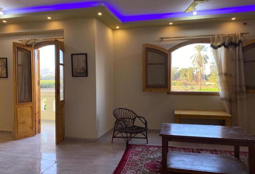 اتاق استاندارد سه نفره, Elsanosy Family Guest House   Luxor