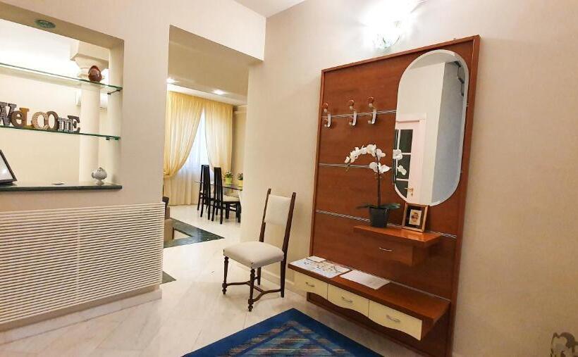 Дом 3 Спальни, Casa De Amicis 18