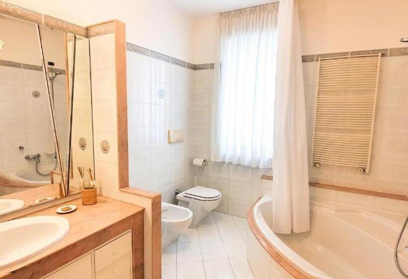 Номер Стандарт Трехместный, Casa De Amicis 18