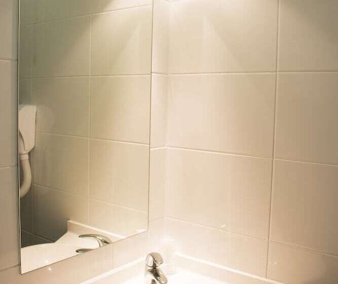 Номер Стандарт Трехместный, Hôtel Pont Rouge , Carcassonne